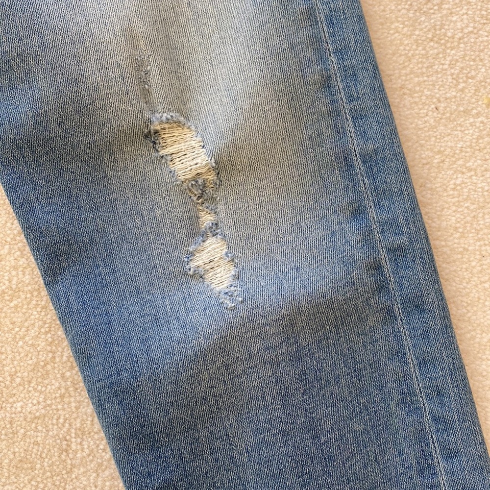 Like new MOTHER Undone Hem Dropout Cliffhanger crop denim jeans - Picture 6 of 16